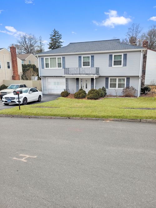 1 Armstrong Ct, Norwalk, CT, 06851-5903 | Card Image