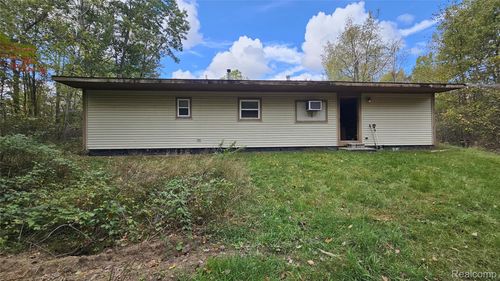 37 Risch Rd, Webberville, MI, 48892-9782 | Card Image