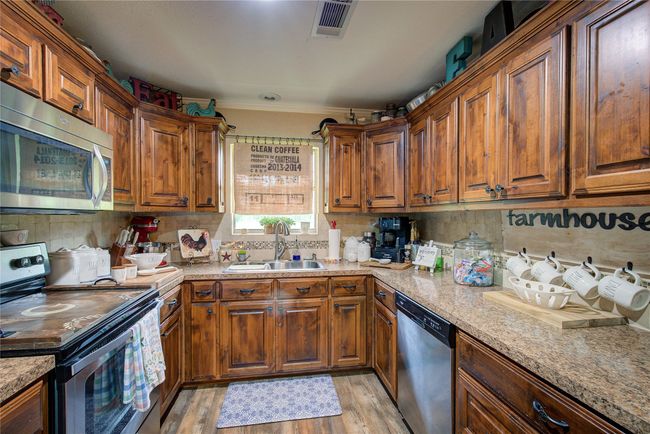 17133 Farm Road 1567 W, Home with 2 bedrooms, 1 bathrooms and null parking in Lone Oak TX | Image 8
