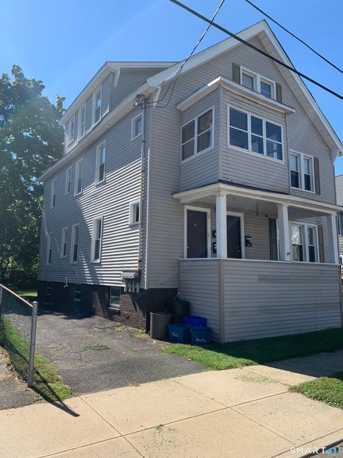 18 Walnut St, West Haven, CT, 06516-5325 | Card Image
