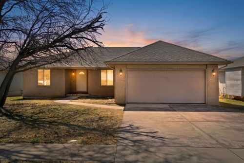 2420 W Rockwood Street, Springfield, MO, 65807 | Card Image