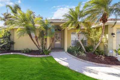 7724 37 Th Street E, House other with 3 bedrooms, 2 bathrooms and null parking in Sarasota FL | Image 2