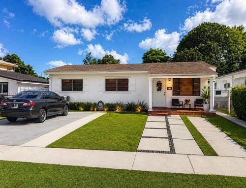 526 E 54th St, Hialeah, FL, 33013-1662 | Card Image