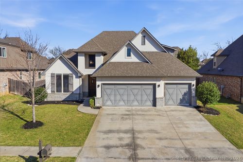 2609 137th St, Bixby, OK, 74008-3880 | Card Image