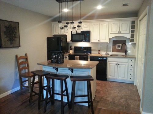unit-300-917 Se 3rd St, OCALA, FL, 34471-2300 | Card Image