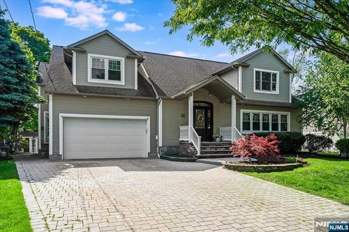 254 Hoppers Ln, Paramus, NJ, 07652-1812 | Card Image