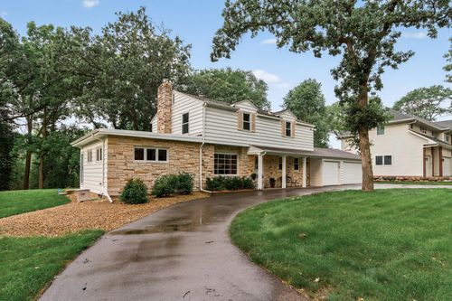 2685 Valley View Ln, New Brighton, MN, 55112-4454 | Card Image