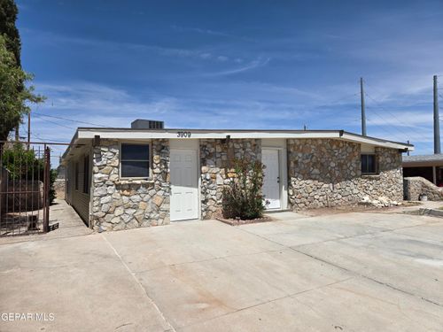 3909 Sunrise Avenue, El Paso, TX, 79904 | Card Image