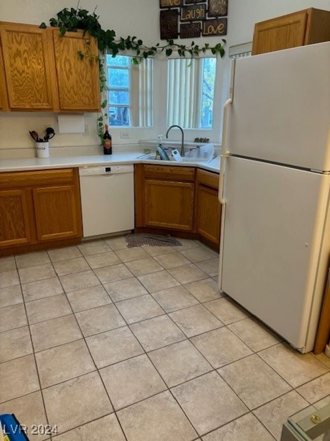 UNIT-206 - 2053 Jade Creek St, Condo with 2 bedrooms, 2 bathrooms and null parking in Las Vegas NV | Image 4