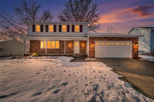 812 Westminister Dr, Brunswick, OH, 44212-2640 | Card Image