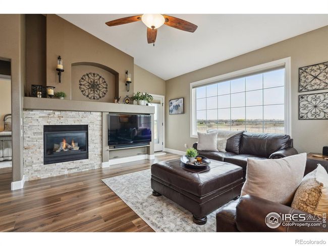 Family room with views | Image 5