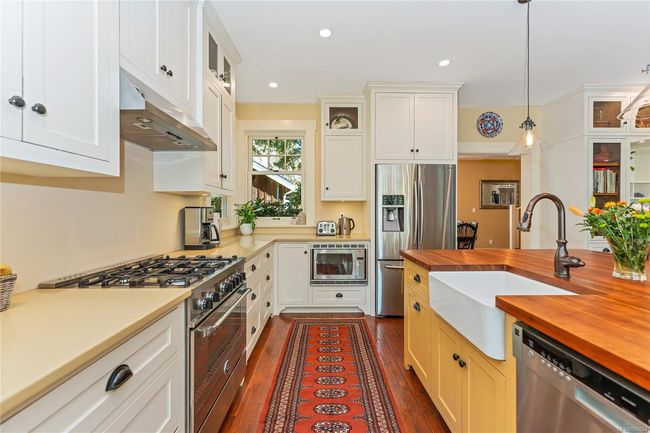 6140 Lakes Rd, House other with 5 bedrooms, 5 bathrooms and 4 parking in Duncan BC | Image 10