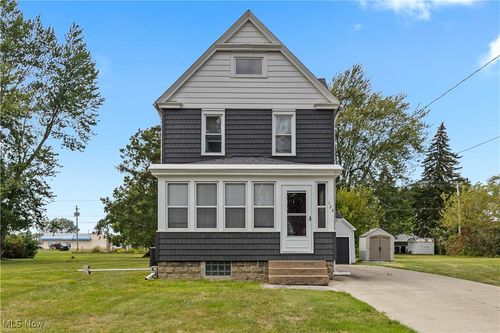 124 Seneca Ave, Elyria, OH, 44035-3216 | Card Image