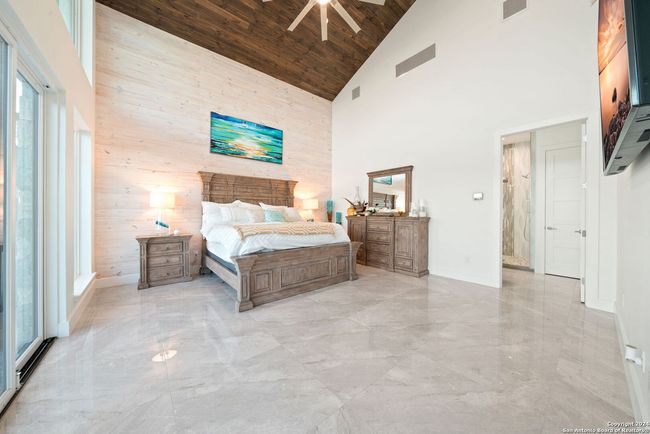 757 County Road 262, House other with 5 bedrooms, 4 bathrooms and null parking in Mico TX | Image 21