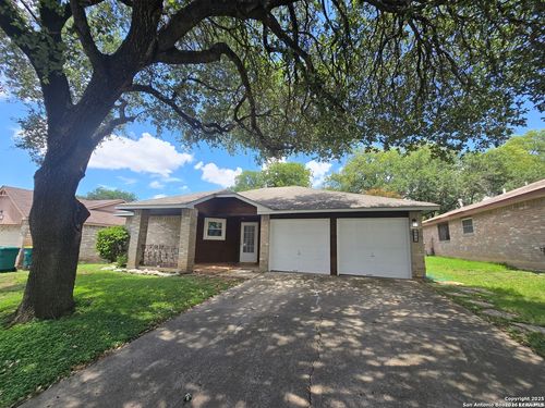 8015 Forest Ash, Live Oak, TX, 78233-4381 | Card Image