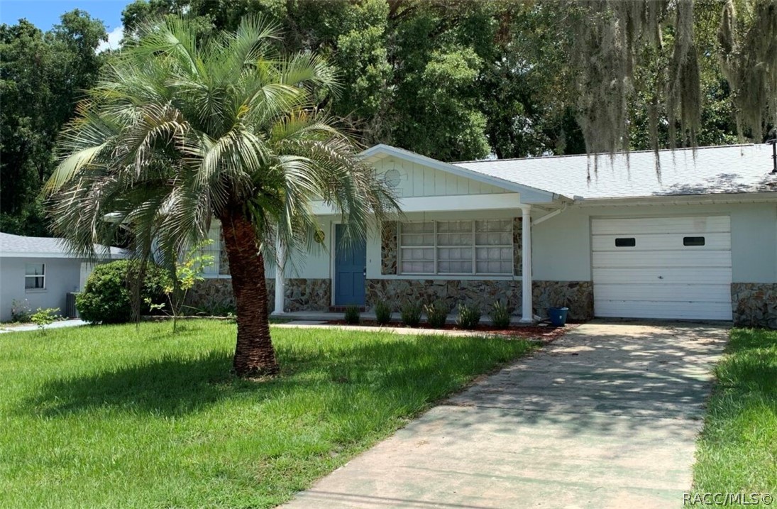 Seneca St, Inverness, FL 34452