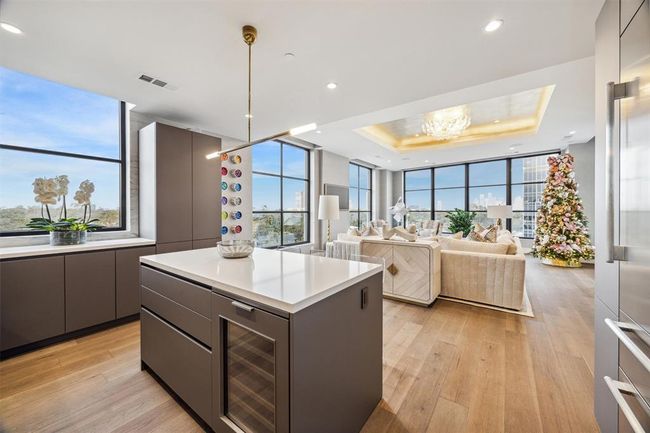 1003 - 2360 Rice Blvd, Condo with 2 bedrooms, 3 bathrooms and 3 parking in Houston TX | Image 6