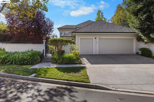 817 Redwood Dr, Danville, CA, 94506-2183 | Card Image