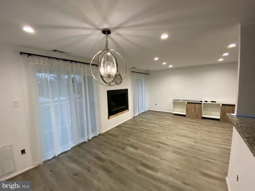 1004 Warwick Ct, STERLING, VA, 20164-4911 | Card Image