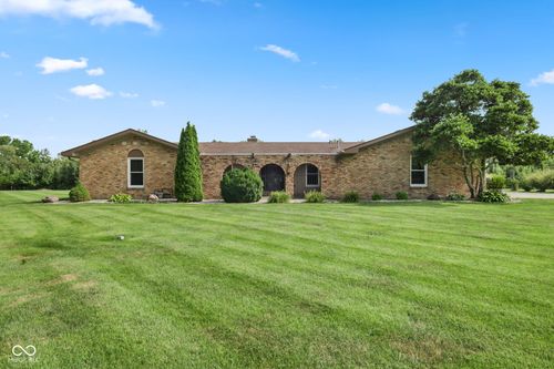 3885 Honey Creek Ct, Greenwood, IN, 46143-9319 | Card Image