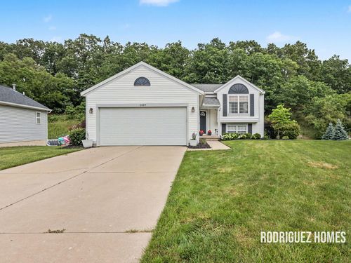 2007 Sandrel Dr Ne, Grand Rapids, MI, 49505-7301 | Card Image