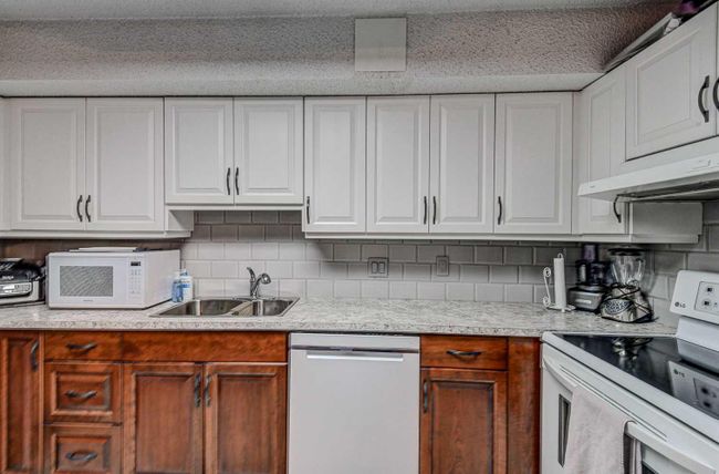 407 - 1505 8 Avenue Nw, Home with 3 bedrooms, 2 bathrooms and 1 parking in Calgary AB | Image 5