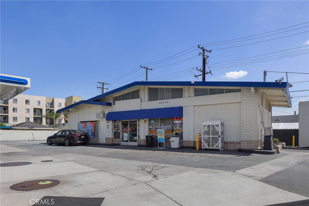 Commercial Sale in South Gate 3