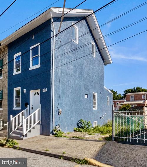 639 E Airy St, NORRISTOWN, PA, 19401-5128 | Card Image