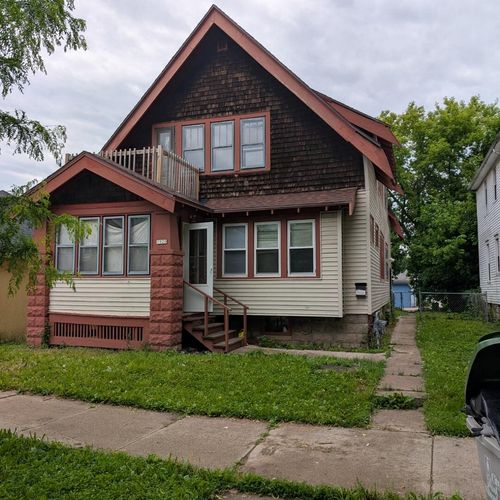 1920 W Vienna Ave, Milwaukee, WI, 53206-2470 | Card Image