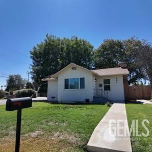 401 Cypress St, Bakersfield, CA, 93304-1707 | Card Image