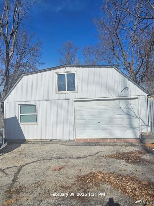 3668 Dixie Dr, Saint Ann, MO, 63074-2422 | Card Image