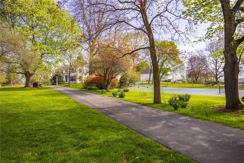 648 Mendon Rd, Pittsford, NY, 14534-9773 | Card Image