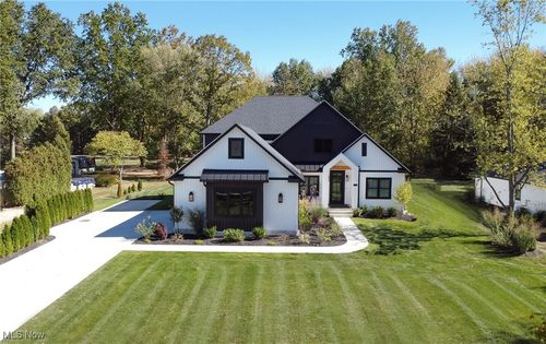 2215 Bradley Rd, Westlake, OH, 44145-1737 | Card Image