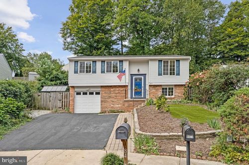 8471 Great Lake Ln, SPRINGFIELD, VA, 22153-4005 | Card Image