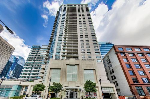 p87-125 S Jefferson St, Chicago, IL, 60661-3663 | Card Image