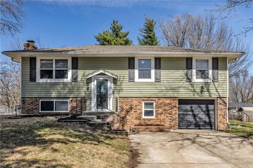 313 Sw Blarney Ct, Blue Springs, MO, 64014-4913 | Card Image