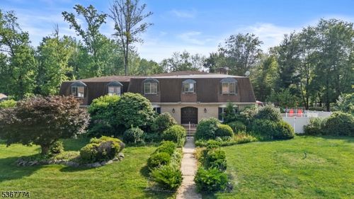 5 Peppermint Hill Rd, North Brunswick, NJ, 08902-4820 | Card Image