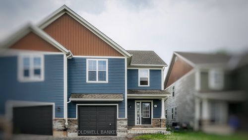 595 1st Ave, Welland, ON, L3C1Z2 | Card Image