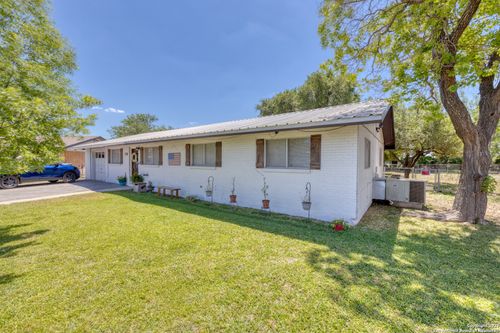 317 Studer Cir, Uvalde, TX, 78801-4041 | Card Image