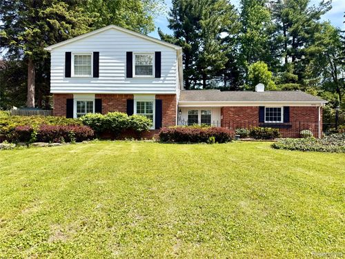 38552 Macintosh Ct, Clinton Township, MI, 48036-1854 | Card Image