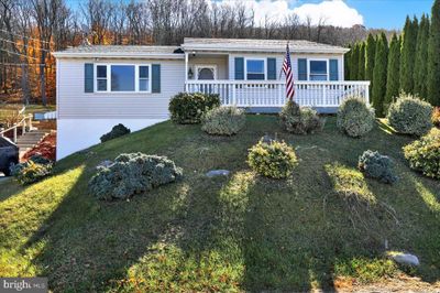 496 E Bacon Street, House other with 2 bedrooms, 2 bathrooms and null parking in POTTSVILLE PA | Image 2