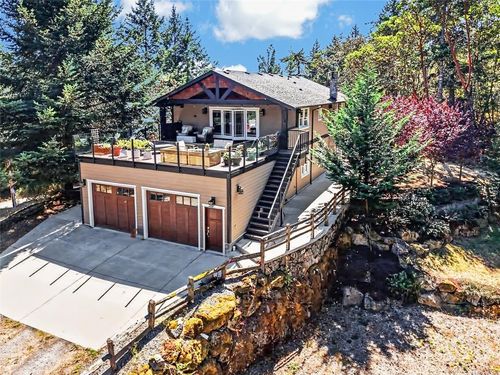 3144 Munn Rd, Highlands, BC, V9E1C8 | Card Image