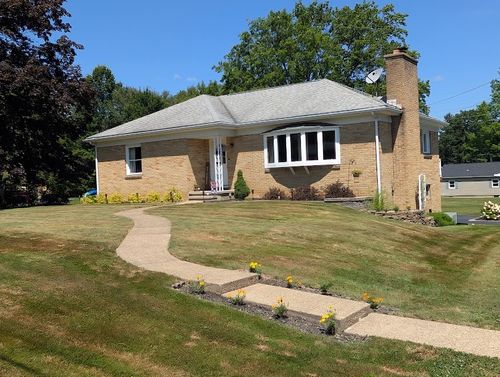 8 West Ave, Oil City, PA, 16301-2656 | Card Image