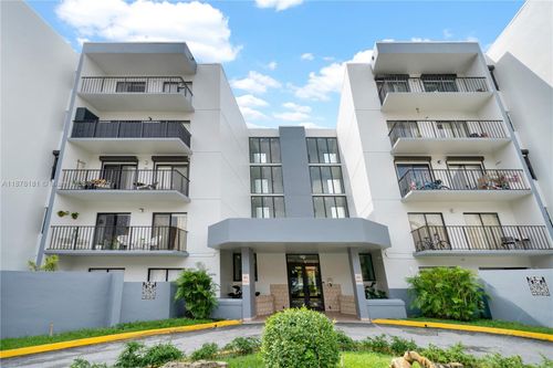 apt-201-1820 W 53rd St, Hialeah, FL, 33012-2124 | Card Image