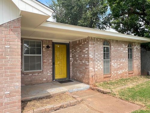 417 E Linden Ln, Mustang, OK, 73064-4143 | Card Image