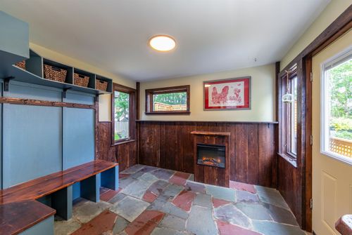 32 Marlboro Ave, Brattleboro, VT, 05301-6366 | Card Image