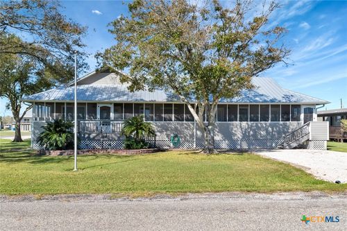 612 W Jackson Ave, Port O Connor, TX, 77982-2244 | Card Image
