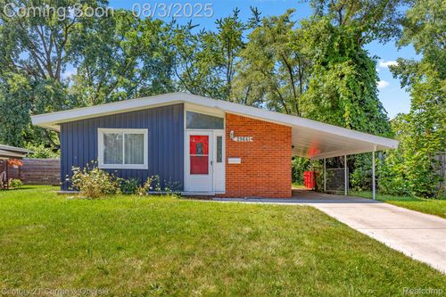 29641 Fairfax St, Southfield, MI, 48076-5826 | Card Image