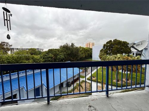 apt-421-9460 Fontainebleau Blvd, Miami, FL, 33172-7524 | Card Image