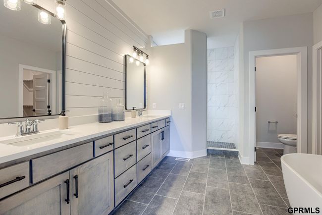 4093 George B Lake Pkwy, House other with 5 bedrooms, 4 bathrooms and 4 parking in Elkhorn NE | Image 21